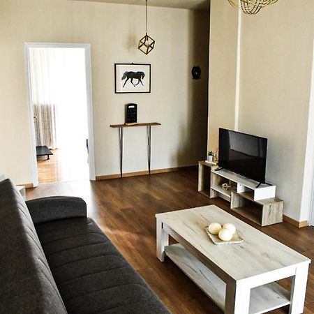Nikis Apartment Лариса Екстериор снимка