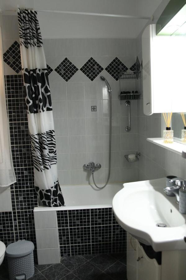 Nikis Apartment Лариса Екстериор снимка