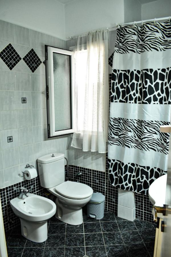 Nikis Apartment Лариса Екстериор снимка