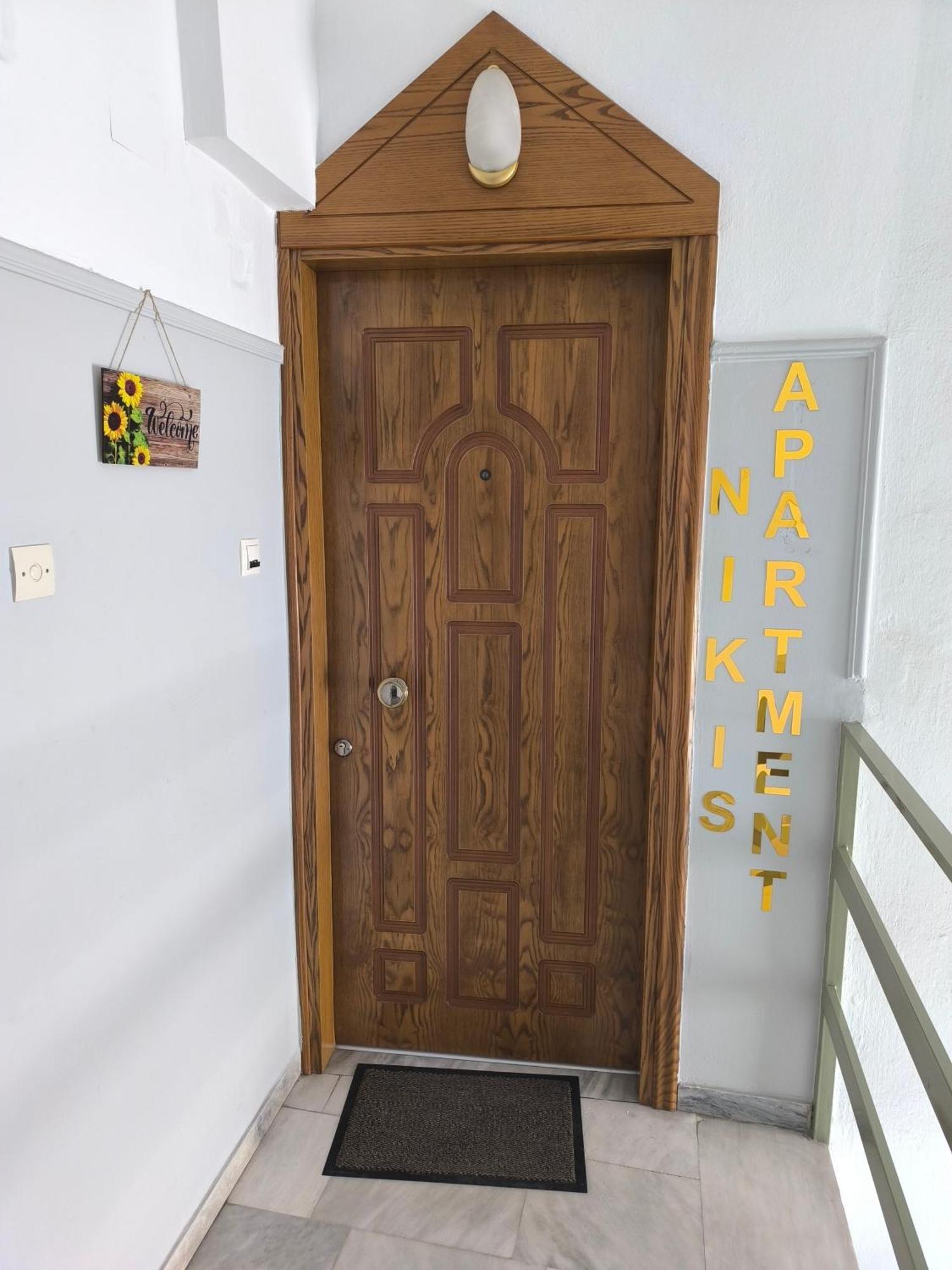 Nikis Apartment Лариса Екстериор снимка